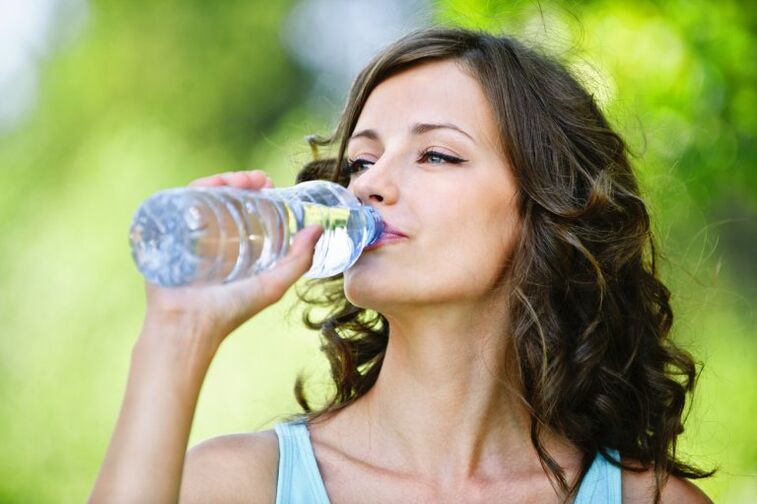 bere acqua per dimagrire